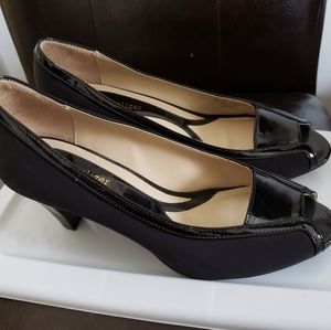 Naturalizer "Kacinda" open toe pumps